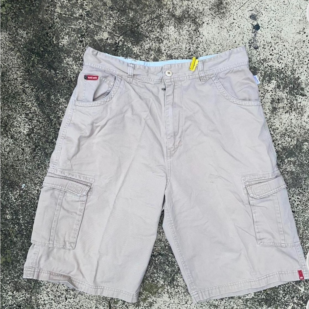 barely worn still in good shape
